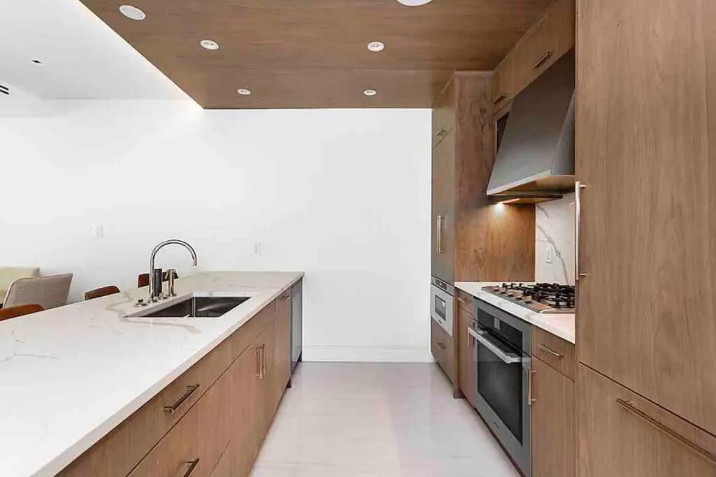 Apartment Luxurious Soho Apartment~ 2 Bedroom 2 Bathroom *