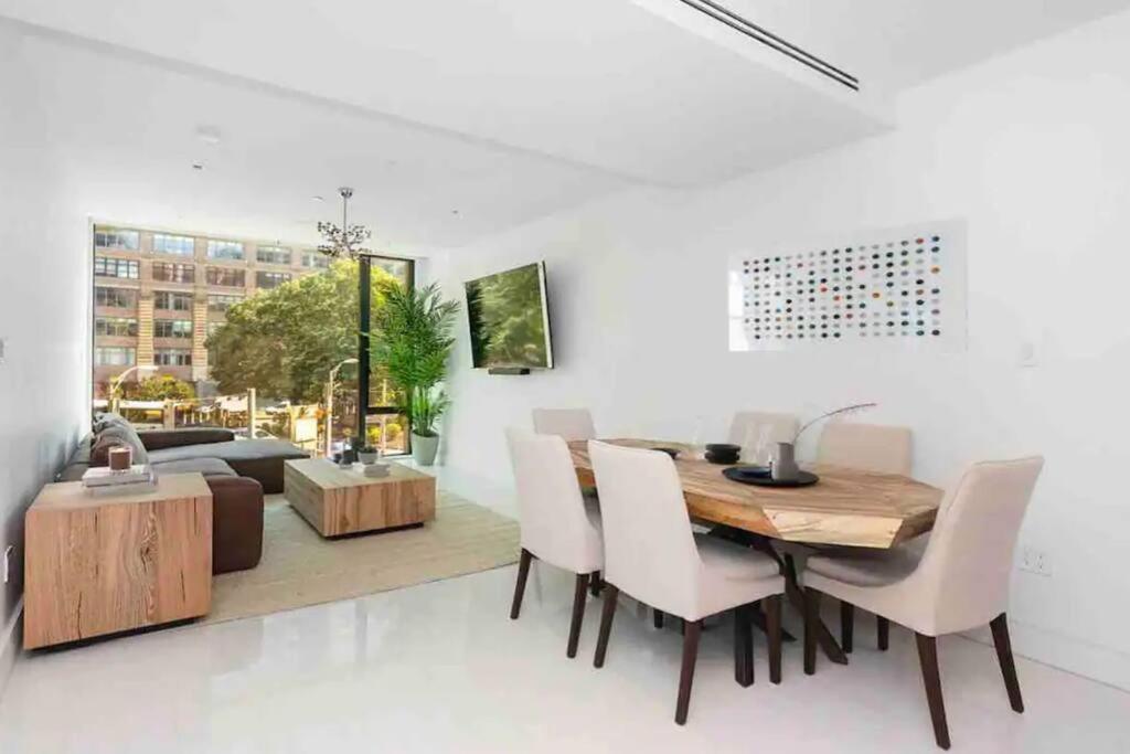 Apartment Luxurious Soho Apartment~ 2 Bedroom 2 Bathroom